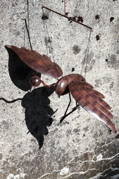 Hängende Gartendekoration fliegender Vogel Metall